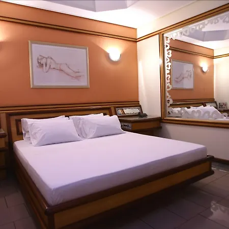 Rivieras Motel (Adults Only)-3
